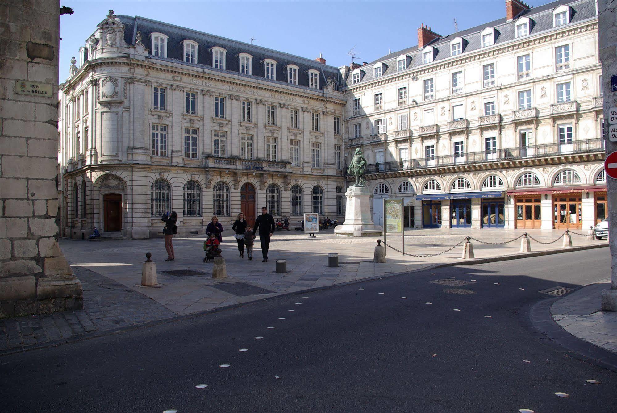 Hotel Henri Iv 2*