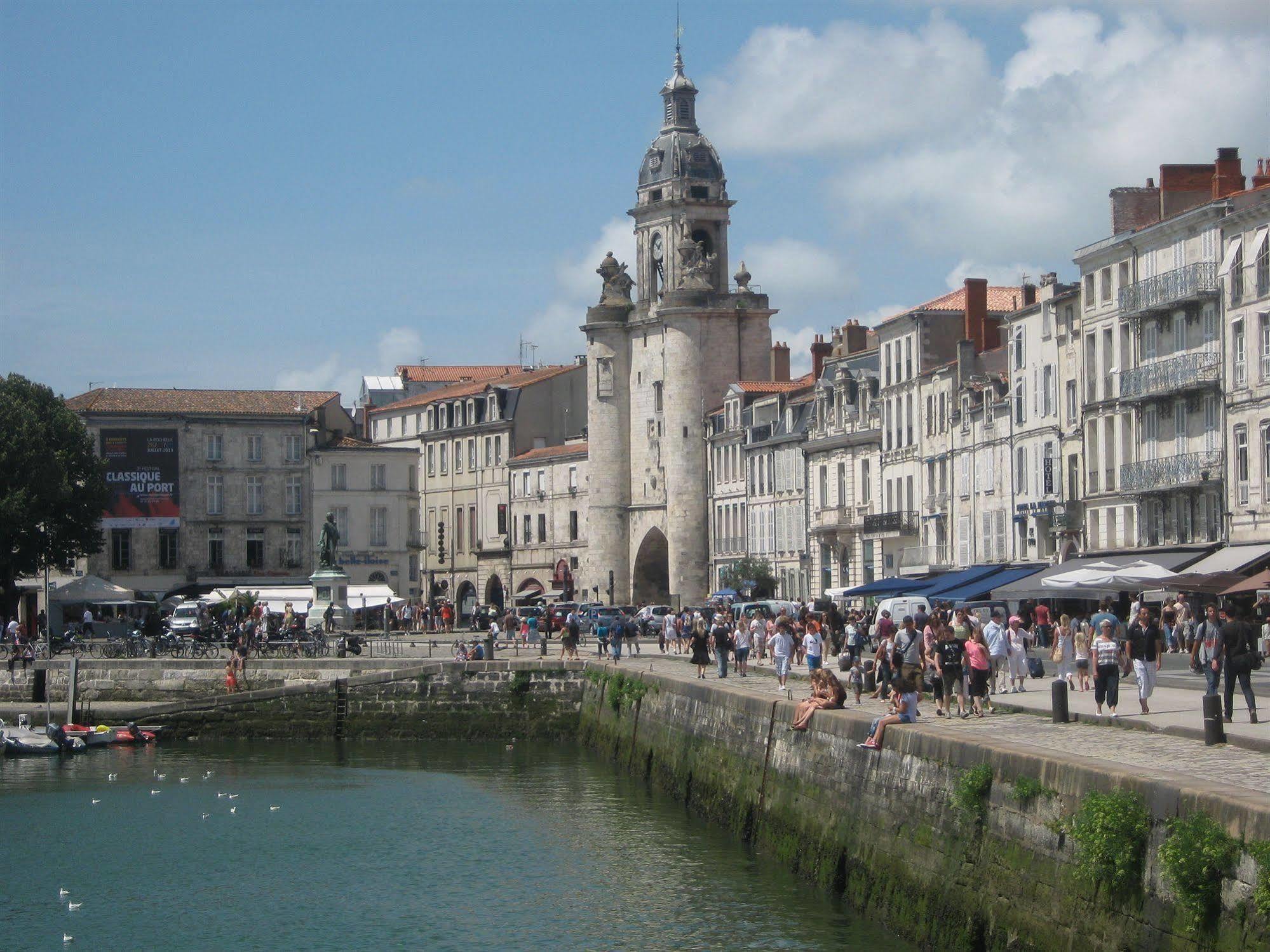 La Marine, Vieux Port 2*
