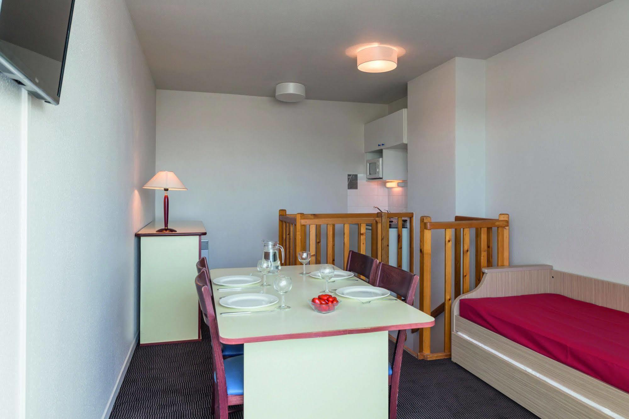 Appart'city Classic La Rochelle Centre Aparthotel 2*