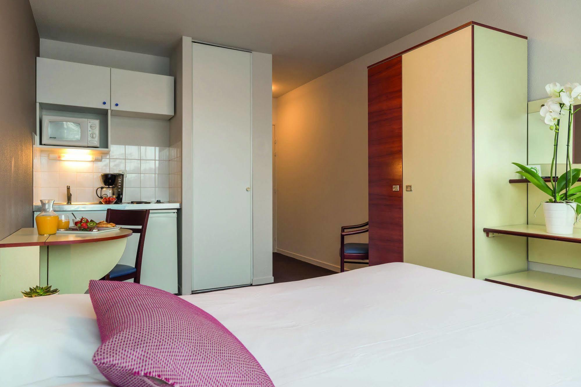 Aparthotel Appart'city Classic La Rochelle Centre 2*