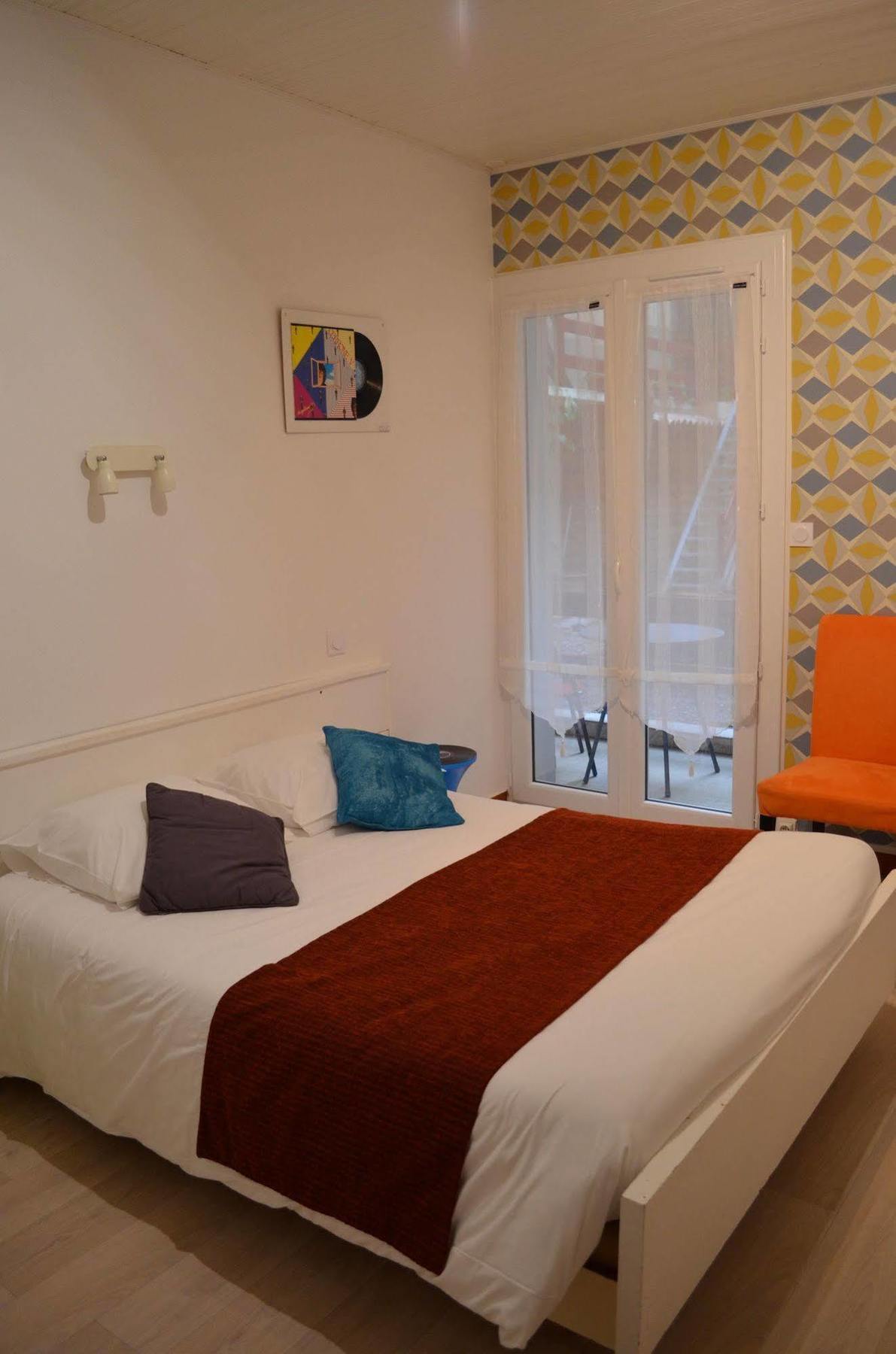 Hotel De Paris 2*