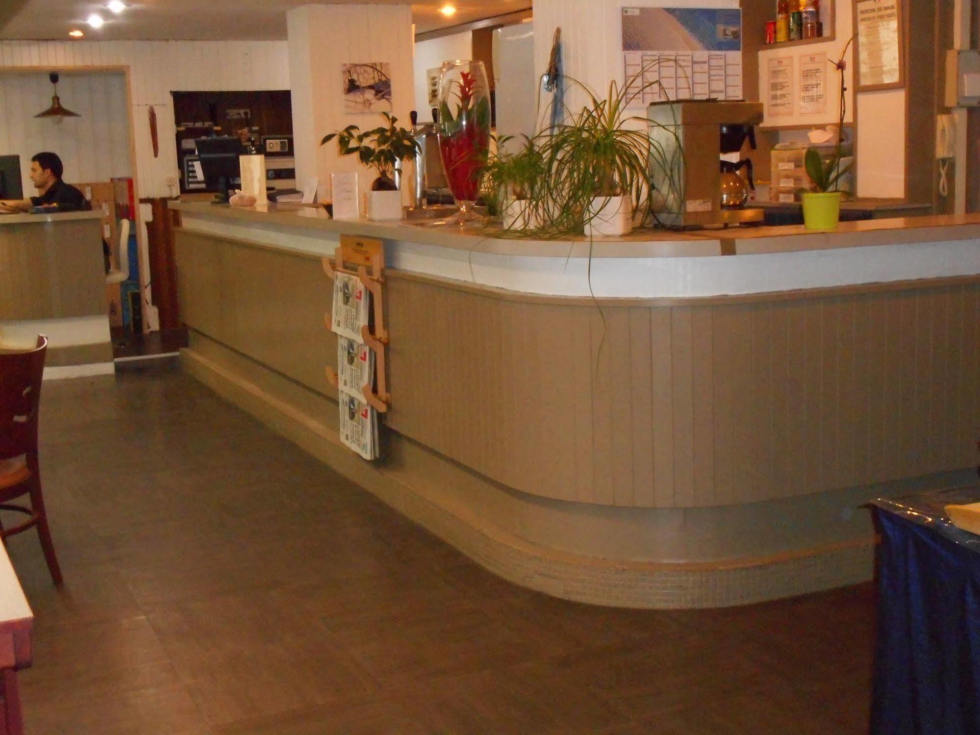 Hotel Les Gens De La Rochelle By Popinns** 2*