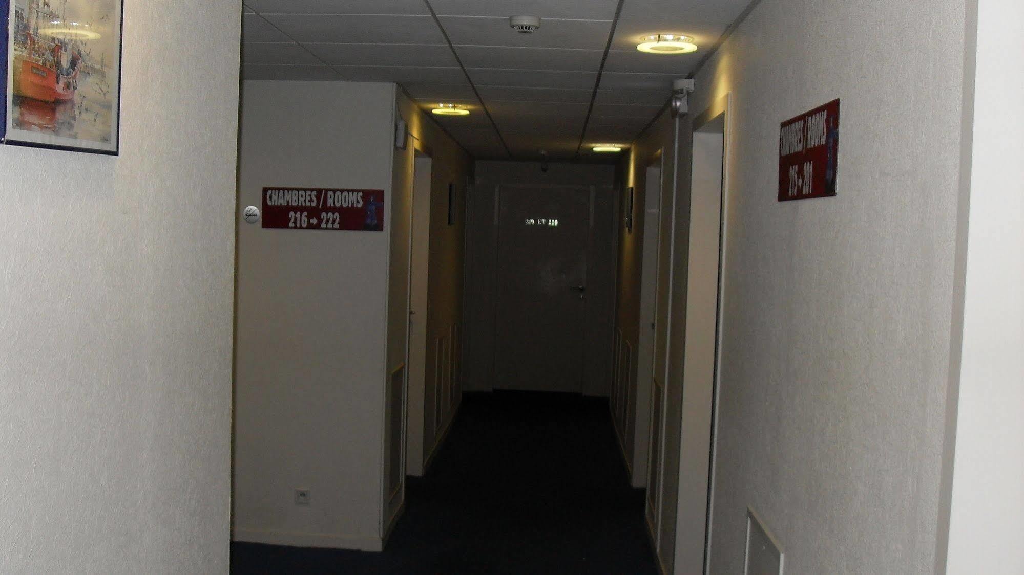 Hotel Les Gens De La Rochelle By Popinns** 2*
