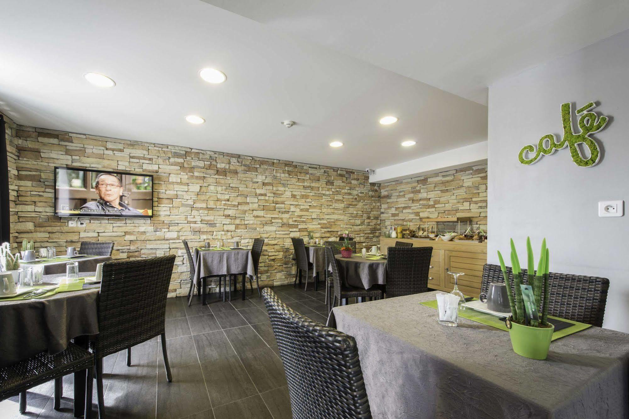 Hotel Un Sur Le Port 3*