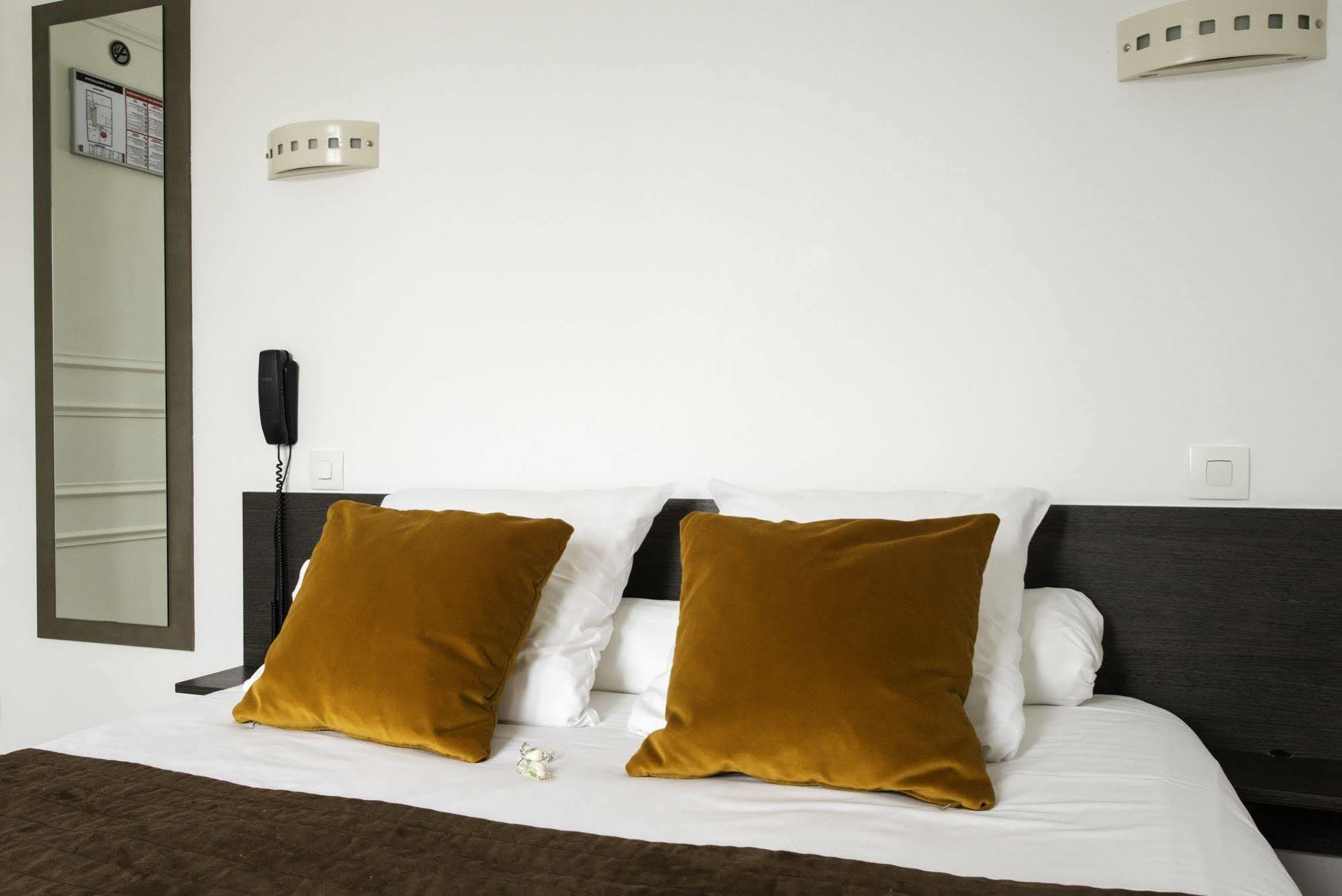 Hotel Un Sur Le Port 3*