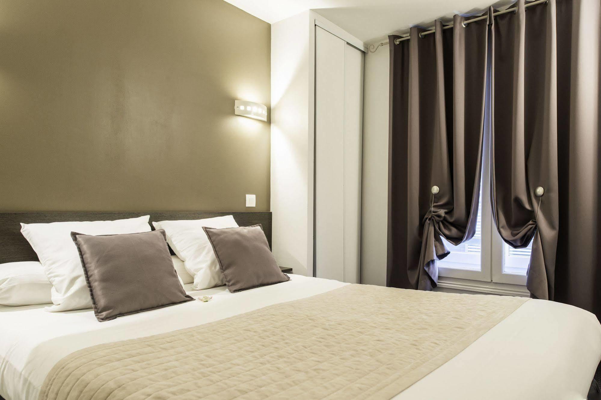 Hotel Un Sur Le Port La Rochelle (Charente-Maritime)
