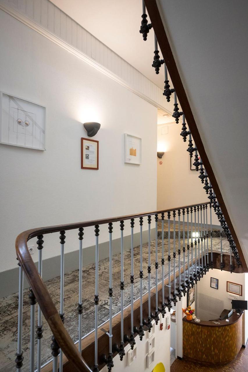 Hotel De Paris 2*