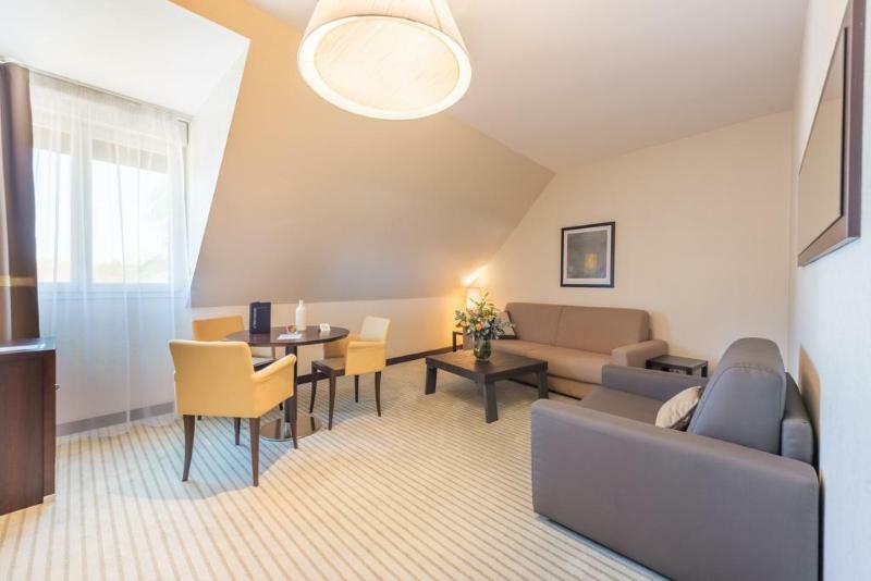 Maison Des Ambassadeurs 5*