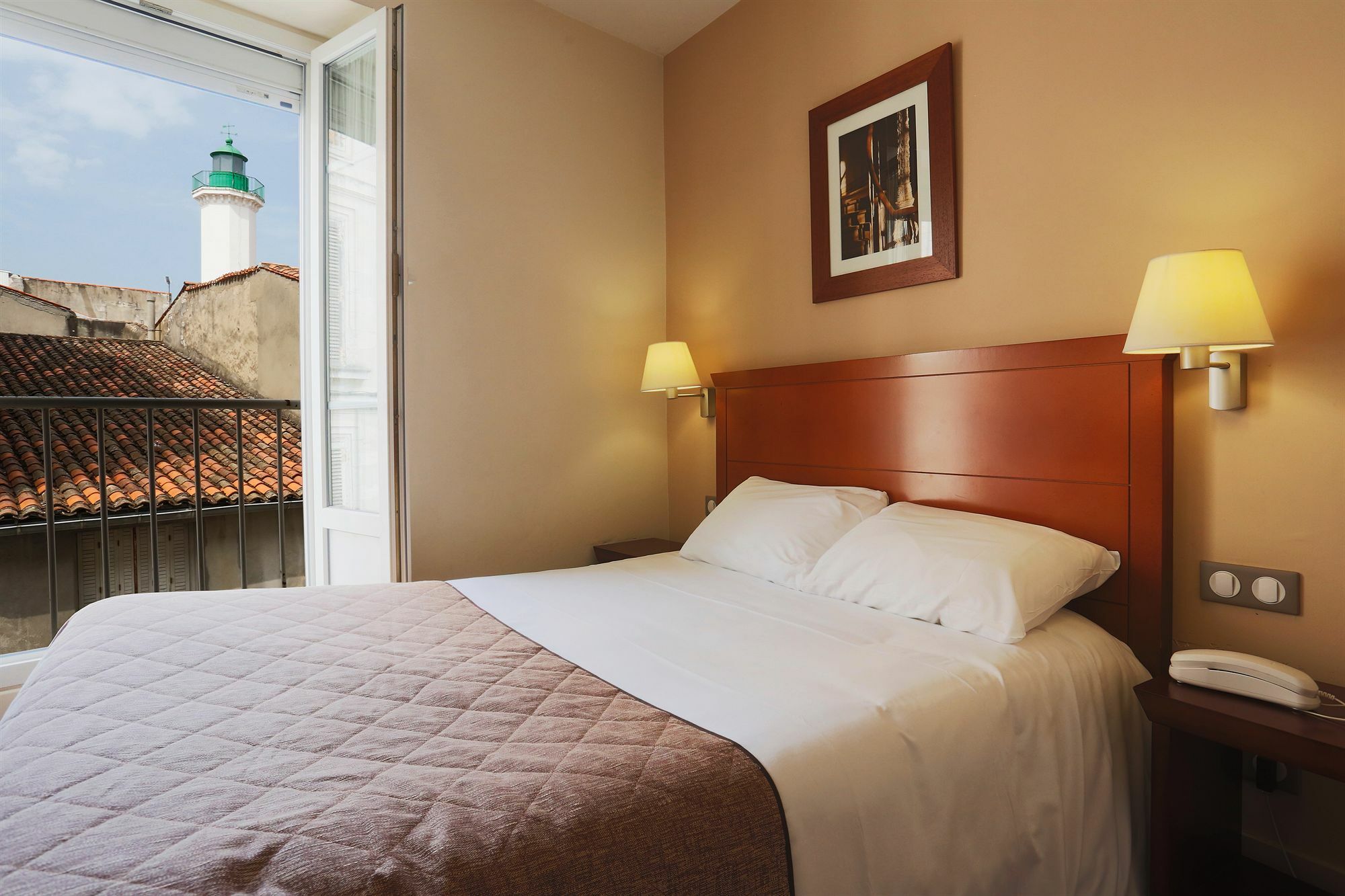 Cit'hotel Le Bord'o Vieux Port Hotel 2*