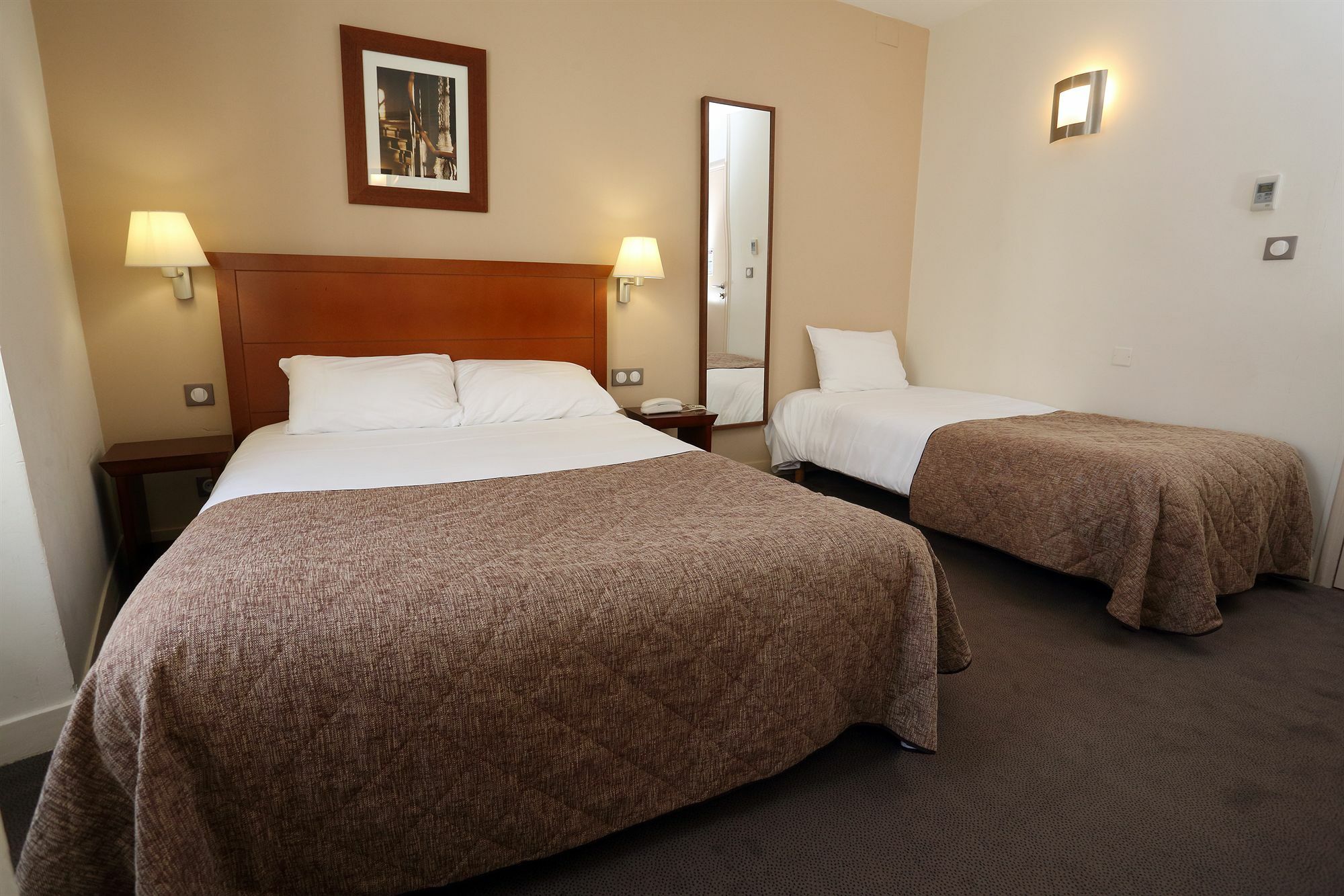 Cit'hotel Le Bord'o Vieux Port Hotel 2*