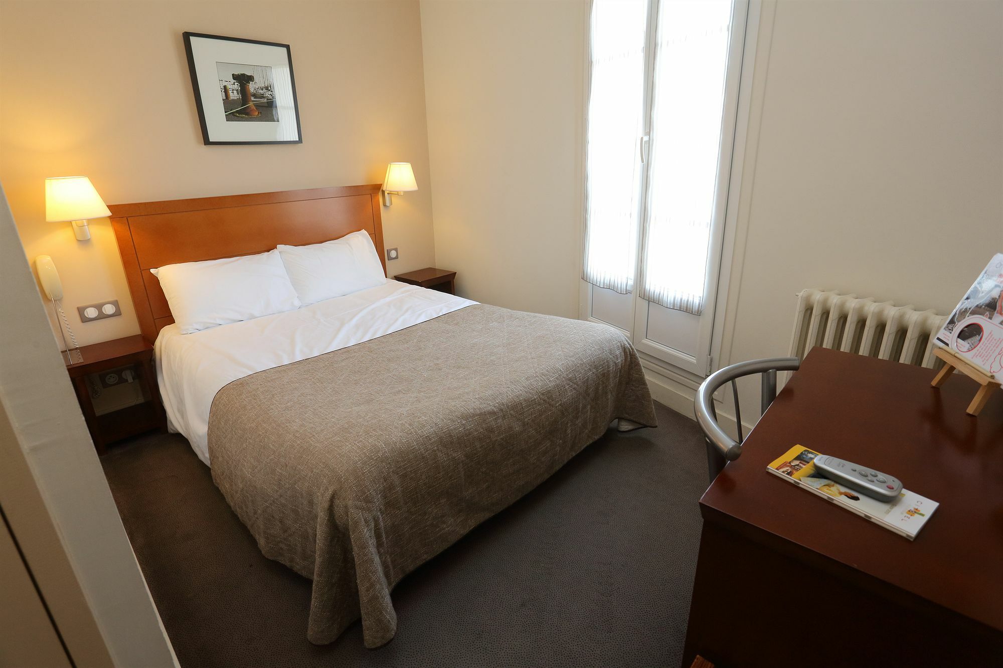Cit'hotel Le Bord'o Vieux Port 2*