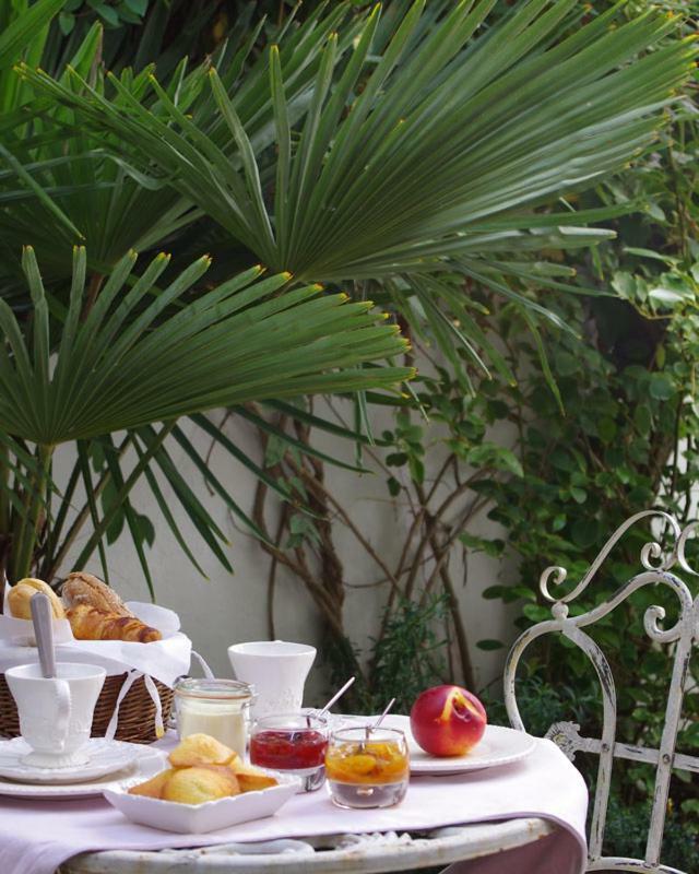 Couette-café Vue Sur Cour La Rochelle (Charente-Maritime)