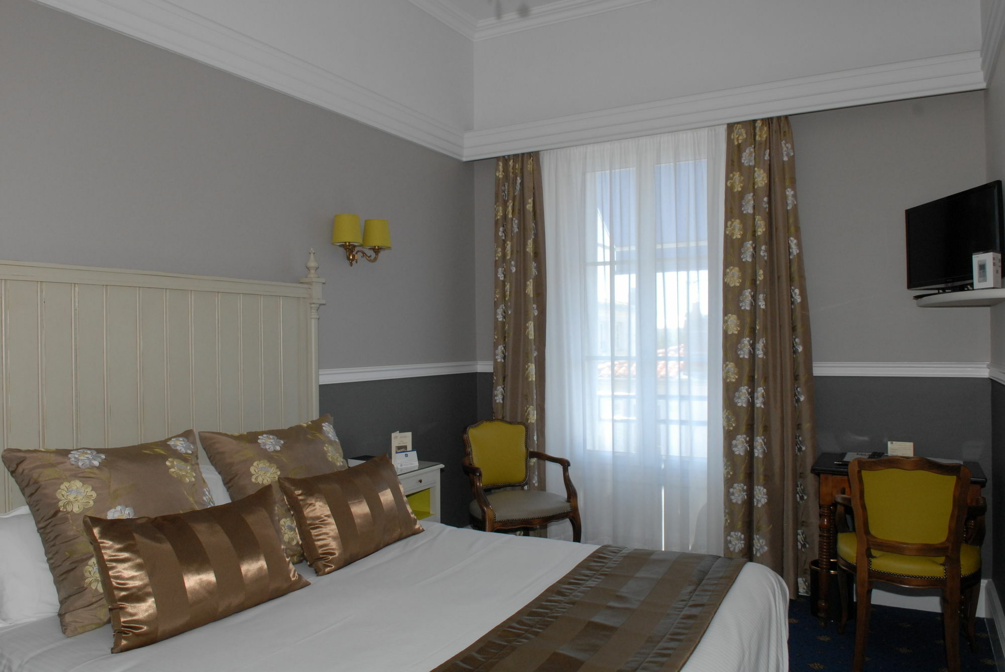 Le Champlain Hotel