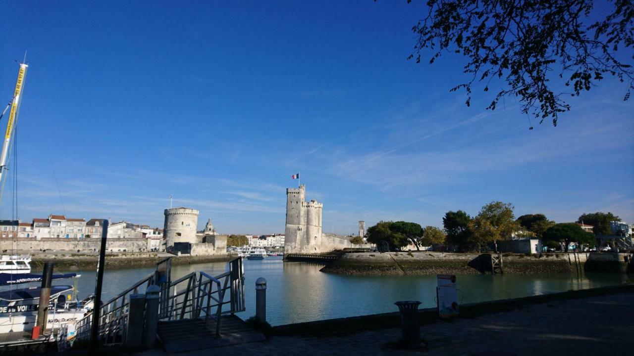 Sur Le Vieux Port, Centre De La Rochelle * La Rochelle (Charente-Maritime)
