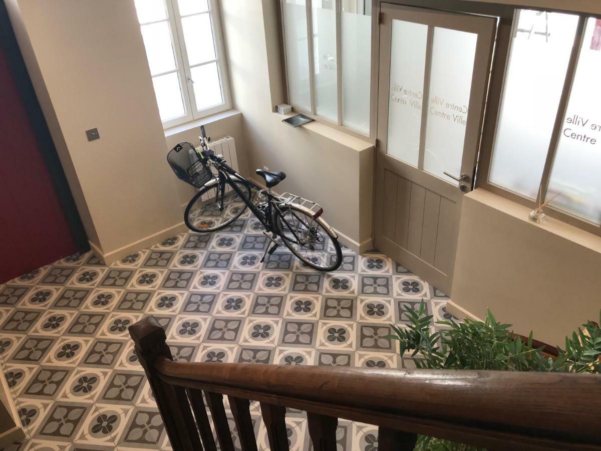 Centre Location * La Rochelle (Charente-Maritime)
