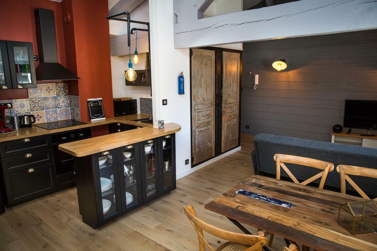 La Vie Rochelaise Apartment *