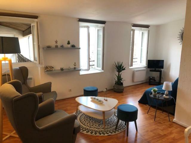 Very Quiet 2-room - Old Port, Town Center *