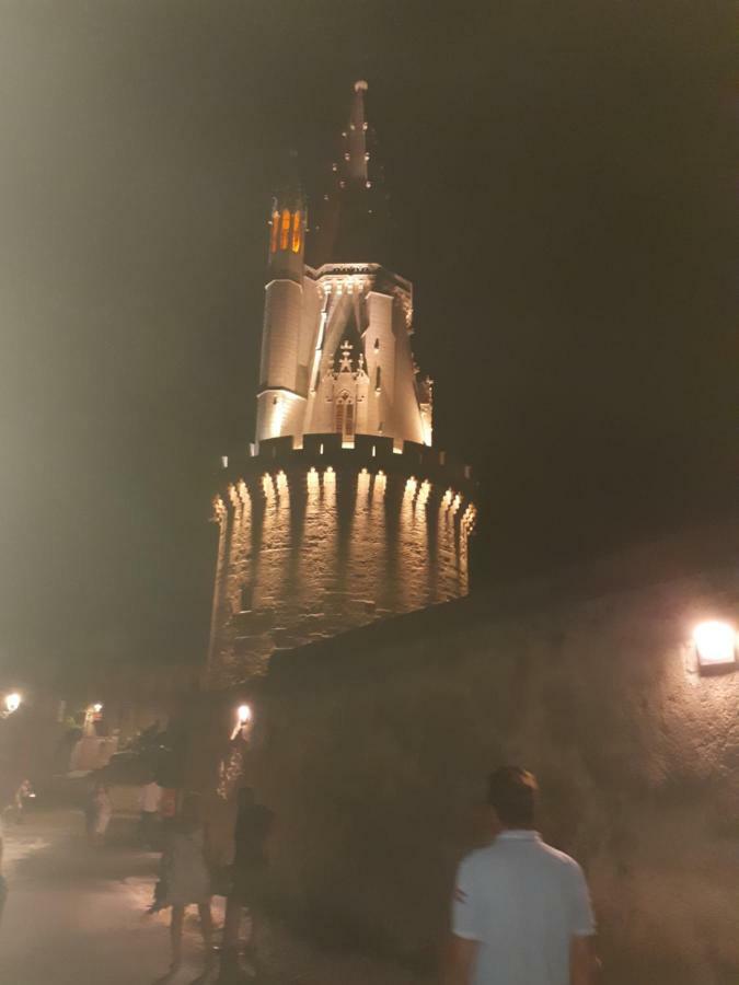 La Lanterne *