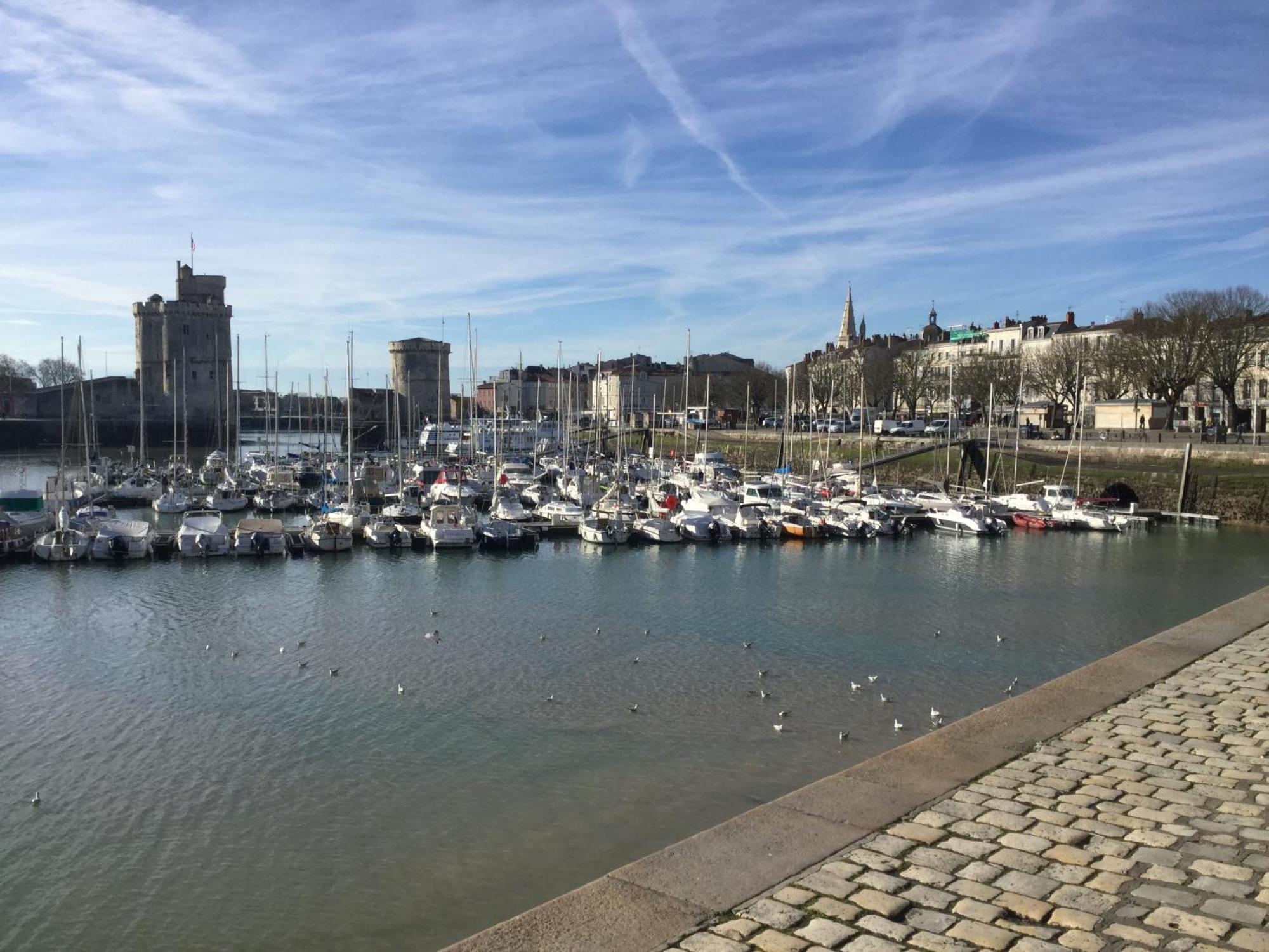 Centre Pres Du Port Avec Parking Et Wifi Apartment