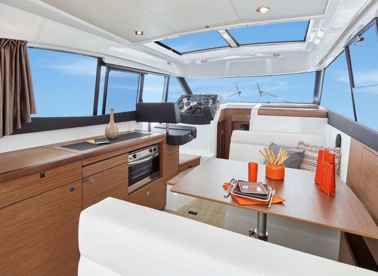 Life&boat *